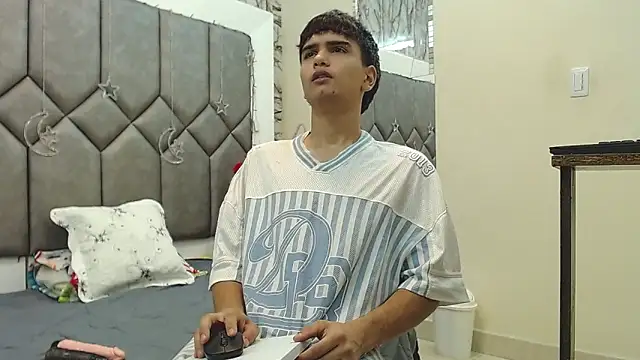 Snapshot of Steve_Hotman chatting on 15, 4, 2026 Steve Hotman online show from 15, 4, 2026