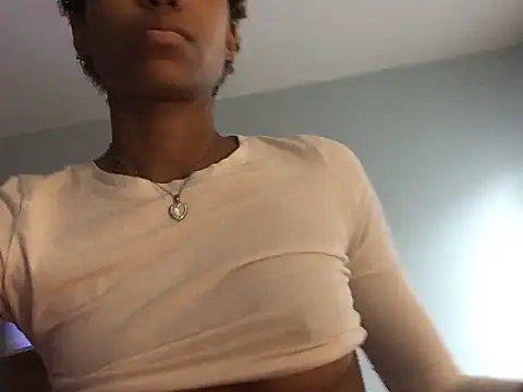 LunaBl00m online show from 9, 3, 2026