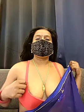 Snapshot of misti-boudii chatting on 6, 4, 2026 misti-boudii online show from 6, 4, 2026