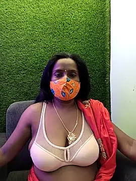 Snapshot of misti-boudii chatting on 15, 4, 2026 misti-boudii online show from 15, 4, 2026