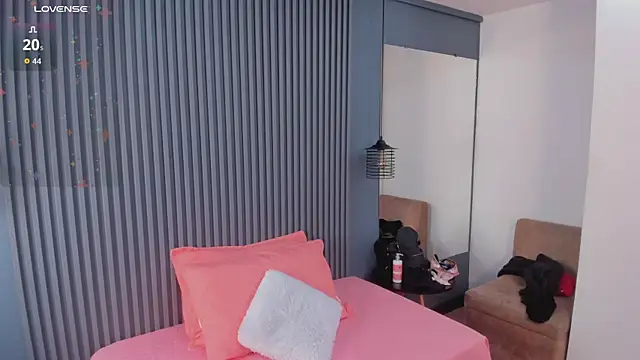 Snapshot of SusanaBell_ chatting on 6, 4, 2026 SusanaBell online show from 6, 4, 2026