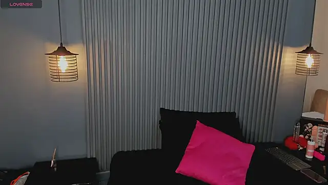 Snapshot of SusanaBell_ chatting on 9, 4, 2026 SusanaBell online show from 9, 4, 2026