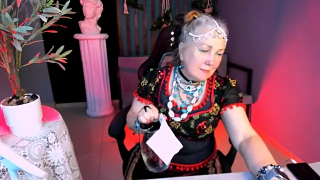 Snapshot of LilaMaharani chatting on 2, 4, 2026 LilaMaharani online show from 2, 4, 2026