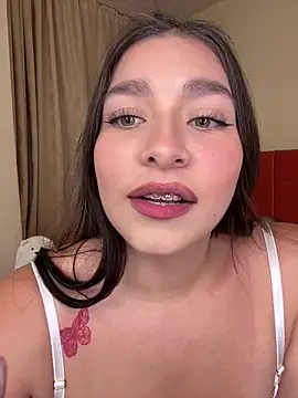 Snapshot of Caandace chatting on 13, 5, 2026 Caandace online show from 13, 5, 2026