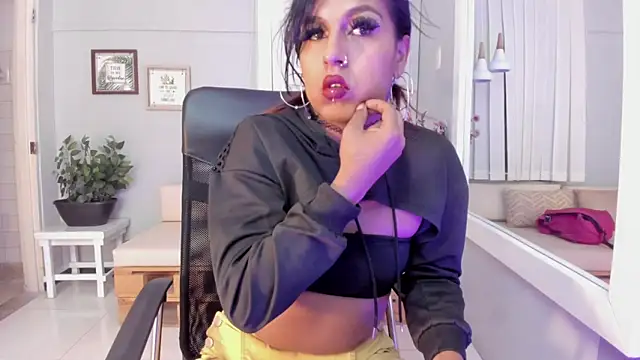 Snapshot of Nahomy_Collins_ chatting on 14, 4, 2026 Nahomy Collins online show from 14, 4, 2026