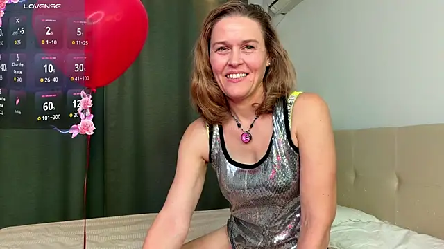 Snapshot of Lizacams chatting on 23, 6, 2026 Lizacams online show from 23, 6, 2026