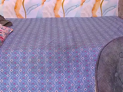 Snapshot of yours-isha chatting on 7, 4, 2026 yours-isha online show from 7, 4, 2026