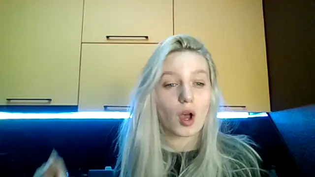 Snapshot of Glowing_Jessica chatting on 10, 3, 2026 Glowing Jessica online show from 10, 3, 2026