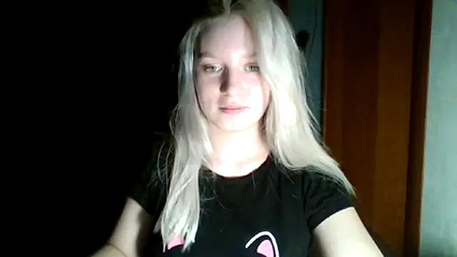 Snapshot of Glowing_Jessica chatting on 12, 3, 2026 Glowing Jessica online show from 12, 3, 2026