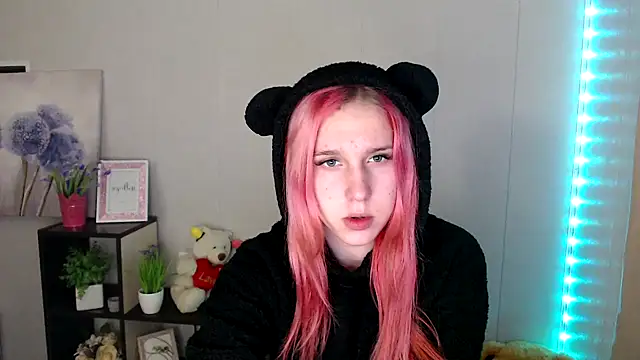 Scarlett lil online show from 11, 4, 2026