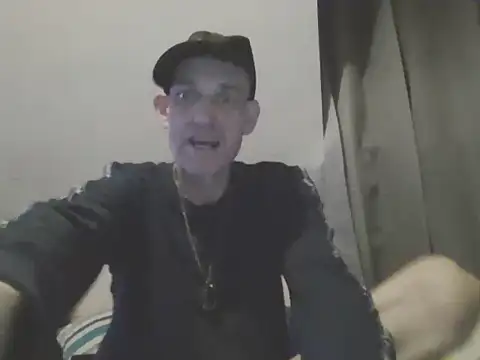 Snapshot of DOUBLETROUBLE7773 chatting on 6, 4, 2026 DOUBLETROUBLE7773 online show from 6, 4, 2026