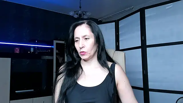 Snapshot of Lucky_Milf chatting on 9, 7, 2026 Lucky Milf online show from 9, 7, 2026