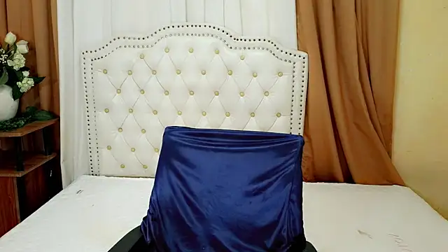 Seductive sophie online show from 17, 6, 2026