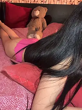 Snapshot of anamaria04 chatting on 15, 3, 2026 anamaria04 online show from 15, 3, 2026