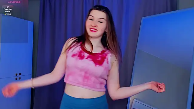 Snapshot of SueWolvin chatting on 12, 3, 2026 SueWolvin online show from 12, 3, 2026