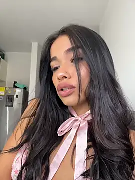 Snapshot of Bella_Smithe chatting on 4, 4, 2026 Bella Smithe online show from 4, 4, 2026