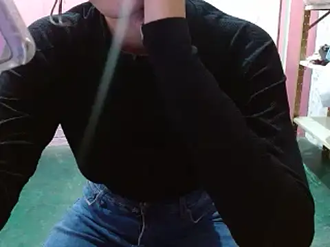 Snapshot of lolit_cat chatting on 8, 4, 2026 lolit cat online show from 8, 4, 2026