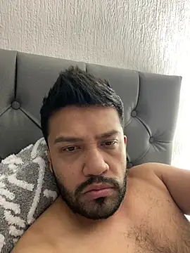 Snapshot of leonartho223 chatting on 2, 3, 2026 leonartho223 online show from 2, 3, 2026