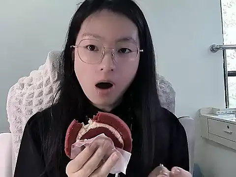 Snapshot of Eeya-36 chatting on 19, 3, 2026 Eeya-36 online show from 19, 3, 2026