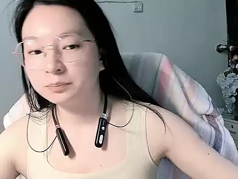 Snapshot of Eeya-36 chatting on 9, 4, 2026 Eeya-36 online show from 9, 4, 2026