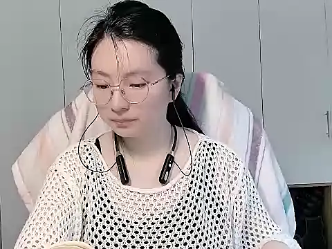 Snapshot of Eeya-36 chatting on 20, 4, 2026 Eeya-36 online show from 20, 4, 2026