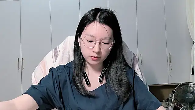 Snapshot of Eeya-36 chatting on 24, 4, 2026 Eeya-36 online show from 24, 4, 2026