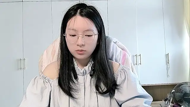 Snapshot of Eeya-36 chatting on 25, 4, 2026 Eeya-36 online show from 25, 4, 2026