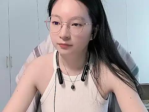 Snapshot of Eeya-36 chatting on 27, 4, 2026 Eeya-36 online show from 27, 4, 2026