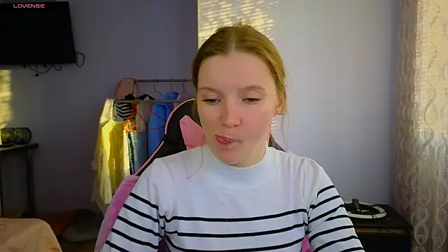 Mary Blu online show from 2, 4, 2026