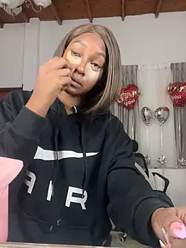 Snapshot of LiaTrainor chatting on 23, 3, 2026 LiaTrainor online show from 23, 3, 2026