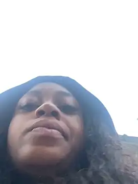 Snapshot of LiaTrainor chatting on 8, 4, 2026 LiaTrainor online show from 8, 4, 2026