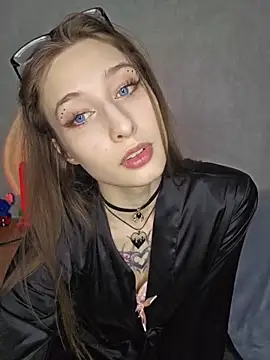 Snapshot of Emma_Willson chatting on 11, 4, 2026 Emma Willson online show from 11, 4, 2026