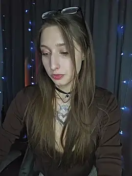 Snapshot of Emma_Willson chatting on 17, 4, 2026 Emma Willson online show from 17, 4, 2026