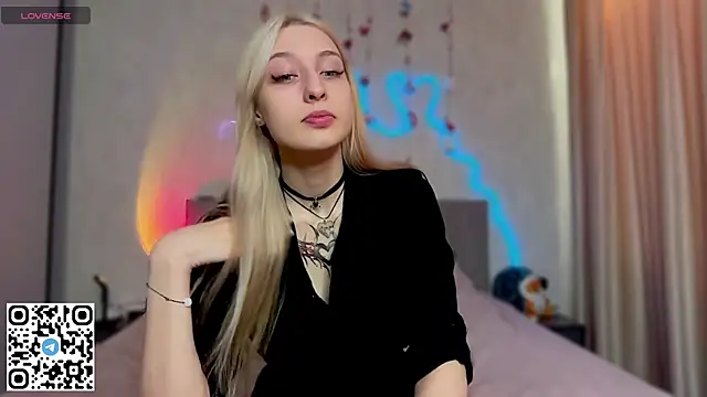 Emma Willson online show from 30, 7, 2026