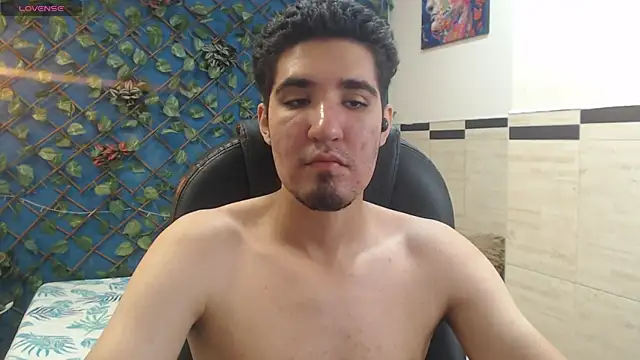 Snapshot of Roccoallegeri chatting on 1, 4, 2026 Roccoallegeri online show from 1, 4, 2026