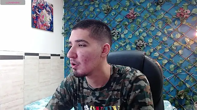 Snapshot of Roccoallegeri chatting on 21, 4, 2026 Roccoallegeri online show from 21, 4, 2026