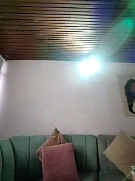 Snapshot of Im_Luuu chatting on 14, 4, 2026 Im Luuu online show from 14, 4, 2026