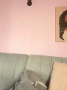 Snapshot of Im_Luuu chatting on 17, 4, 2026 Im Luuu online show from 17, 4, 2026