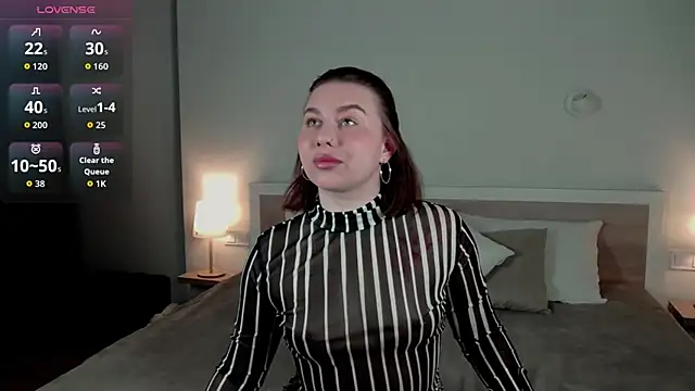 Snapshot of HermioneMoon chatting on 2, 4, 2026 HermioneMoon online show from 2, 4, 2026