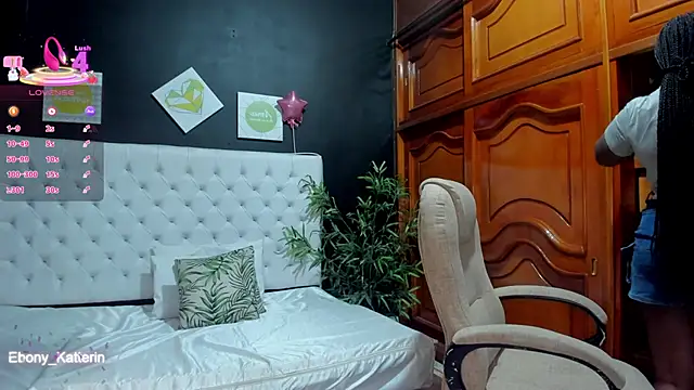 ebony katterin online show from 4, 4, 2026