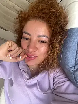 Snapshot of BlossomNicol chatting on 5, 4, 2026 BlossomNicol online show from 5, 4, 2026