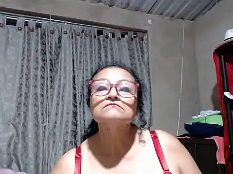 Snapshot of _BellaNocturna chatting on 21, 4, 2026 BellaNocturna online show from 21, 4, 2026