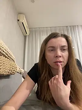 Luna2547 online show from 9, 3, 2026