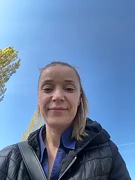 Snapshot of MONICANIX chatting on 16, 4, 2026 MONICANIX online show from 16, 4, 2026