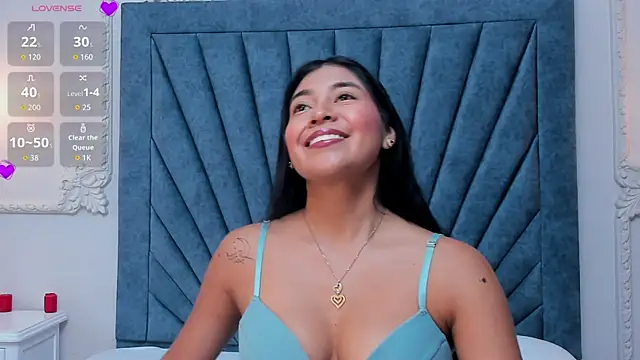 Snapshot of Leandra-Johnson chatting on 8, 4, 2026 Leandra-Johnson online show from 8, 4, 2026