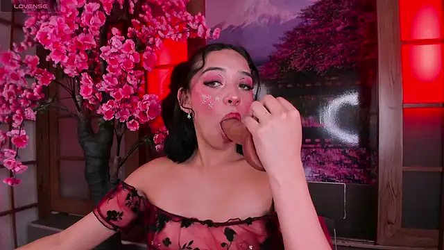 Snapshot of foxy_hannah chatting on 8, 4, 2026 foxy hannah online show from 8, 4, 2026