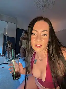 Snapshot of CherryVenomm chatting on 5, 4, 2026 CherryVenomm online show from 5, 4, 2026