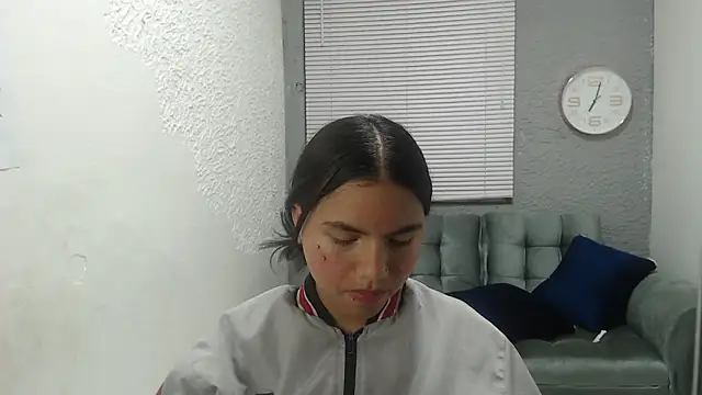 kimmyfuckass online show from 16, 4, 2026