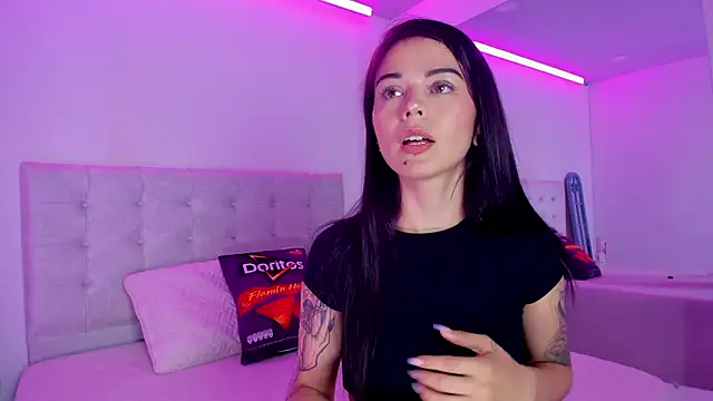 Snapshot of Vanessa_cruz_18 chatting on 24, 3, 2026 Vanessa cruz 18 online show from 24, 3, 2026