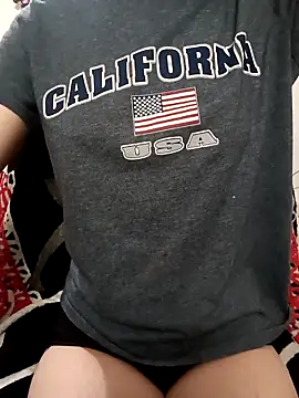 Snapshot of naomi_unu chatting on 13, 4, 2026 naomi unu online show from 13, 4, 2026